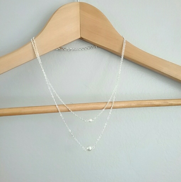 💕4/$25💕Double Layer Silver Pearl Necklace - Picture 3 of 8